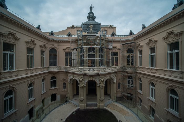 Budapest - Károlyi Csekonics palota